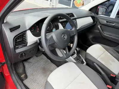 Skoda Fabia 2016, 129000 км, за 3457.85 USD