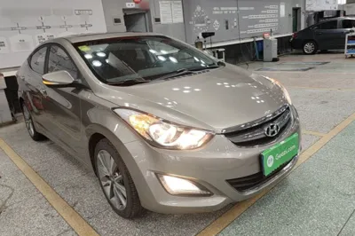 Hyundai Elantra (5th Generation 2015, 25800 км, за 6532 USD