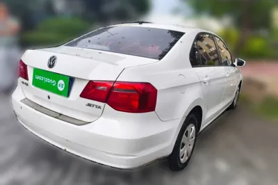 Volkswagen Jetta 2015, 54000 км, за 4559 USD