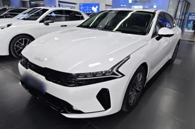 Kia K5 · 2021 год