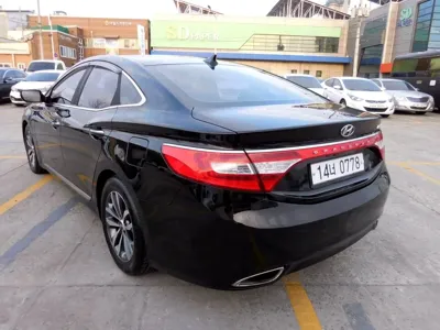 Hyundai Grandeur 2011, 198827 км, за 2203.73 USD