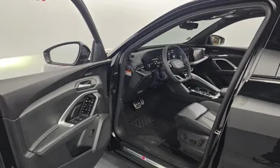 Audi Q5 2025, 3044 км, за 53452.46 USD - фото 10