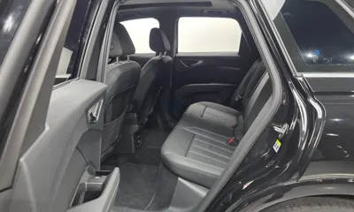 Audi Q4 e-tron 2023, 27851 км, за 25407.18 USD - фото 11