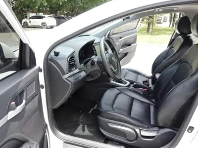 Hyundai Elantra 2017, 100000 км, за 4384.85 USD - фото 10