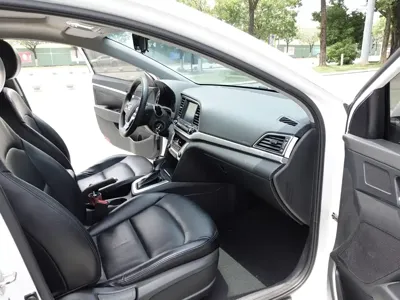 Hyundai Elantra 2017, 100000 км, за 4384.85 USD - фото 13