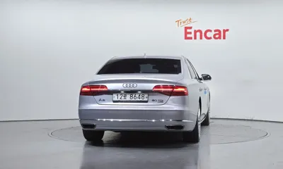 Audi A8 2015, 197867 км, за 9056.06 USD