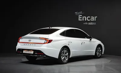 Hyundai Sonata 2022, 98099 км, за 10029.73 USD