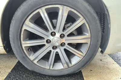 Peugeot 408 2015, 126200 км, за 4448 USD