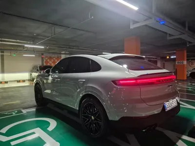 Porsche Cayenne 2026, 360 км, за 76612.42 USD