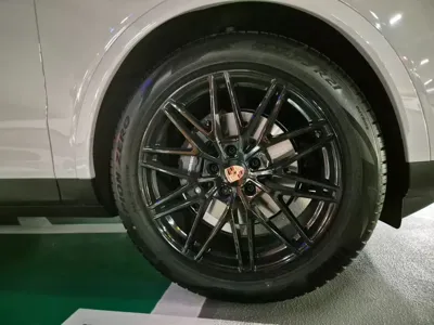 Porsche Cayenne 2026, 360 км, за 76612.42 USD