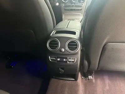 Mercedes-Benz GLC 2022, 59000 км, за 30957.91 USD - фото 9