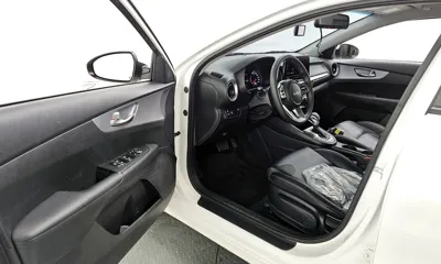 Kia K3 2022, 56048 км, за 9831.52 USD - фото 10