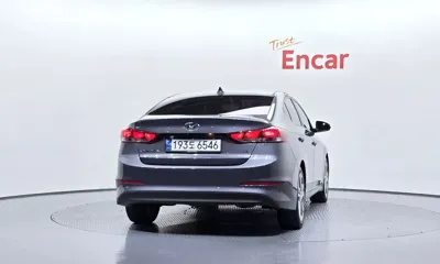 Hyundai Avante 2018, 124748 км, за 6557.7 USD
