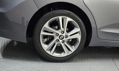 Hyundai Avante 2018, 124748 км, за 6557.7 USD