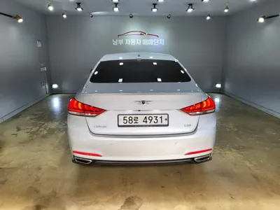 Hyundai Genesis 2014, 109000 км, за 7085.74 USD