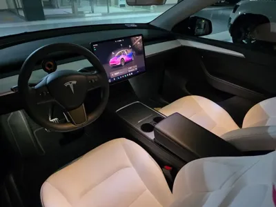 Tesla Model Y 2024, 26980 км, за 26644.97 USD - фото 6