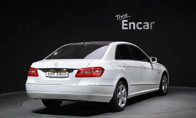 Mercedes-Benz E-Class 2011, 139216 км, за 5231.78 USD