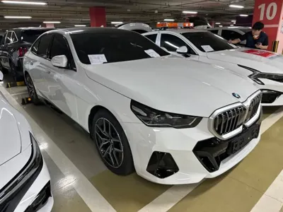 BMW 5-Series 2026, 10 км, за 26541.79 USD - фото 7