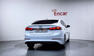Hyundai Avante 2018, 83918 км, за 8008.4 USD