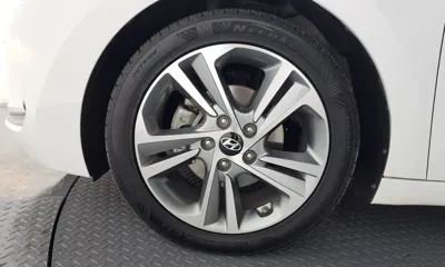 Hyundai Avante 2018, 83918 км, за 8008.4 USD