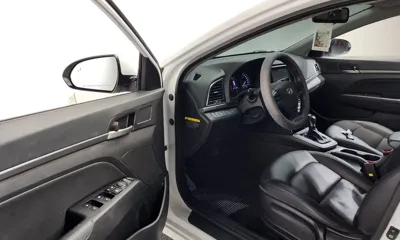 Hyundai Avante 2018, 83918 км, за 8008.4 USD - фото 10