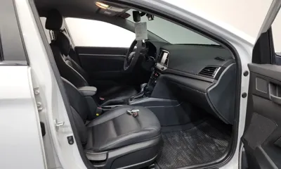 Hyundai Avante 2018, 83918 км, за 8008.4 USD - фото 12