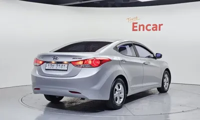 Hyundai Avante 2011, 121864 км, за 2636.27 USD