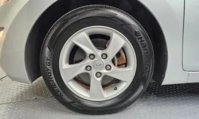 Hyundai Avante 2011, 121864 км, за 2636.27 USD