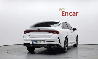 Kia K5 2021, 65083 км, за 13325.46 USD