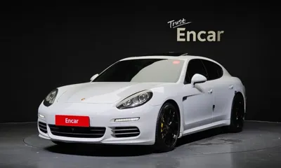 Porsche Panamera · 2015 год