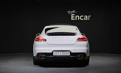 Porsche Panamera 2015, 101911 км, за 15857.28 USD