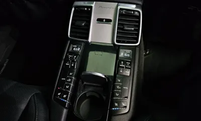 Porsche Panamera 2015, 101911 км, за 15857.28 USD - фото 15
