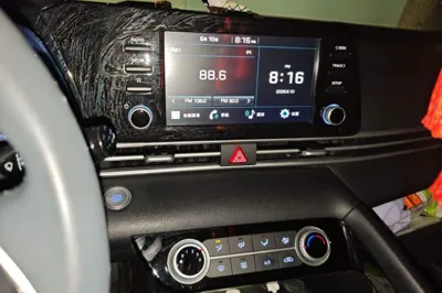 Hyundai Elantra 2022, 77500 км, за 8383 USD - фото 13