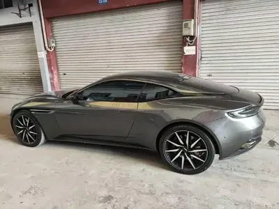 Aston Martin DB11 2020, 15000 км, за 165976.77 USD
