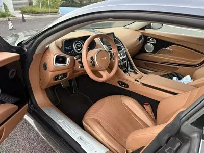 Aston Martin DB11 2020, 15000 км, за 165976.77 USD - фото 6