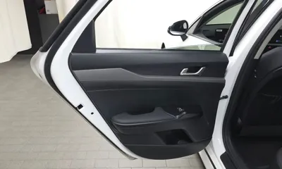 Kia K5 2024, 37830 км, за 16221.51 USD - фото 25