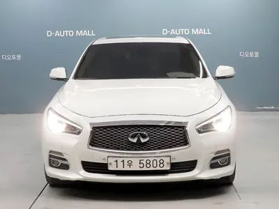 Infiniti Q50 2015, 108658 км, за 4228.47 USD