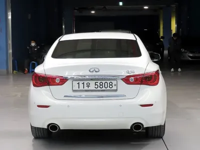 Infiniti Q50 2015, 108658 км, за 4228.47 USD