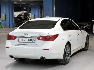 Infiniti Q50 2015, 108658 км, за 4228.47 USD
