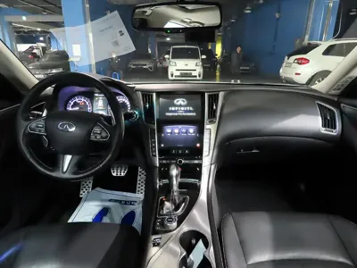 Infiniti Q50 2015, 108658 км, за 4228.47 USD