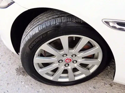 Jaguar XE 2017, 119866 км, за 5710.91 USD