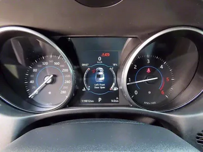 Jaguar XE 2017, 119866 км, за 5710.91 USD - фото 8