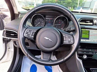 Jaguar XE 2017, 119866 км, за 5710.91 USD - фото 12