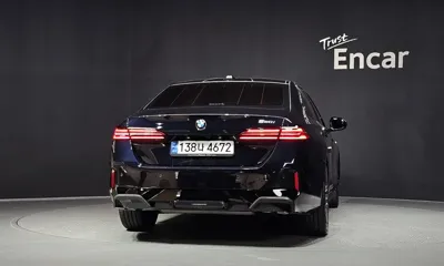 BMW 5-Series 2024, 56013 км, за 35324 USD