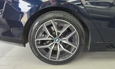 BMW 5-Series 2024, 56013 км, за 35324 USD