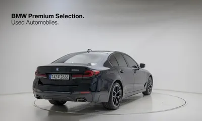 BMW 5-Series 2023, 37288 км, за 31068.24 USD