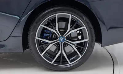 BMW 5-Series 2023, 37288 км, за 31068.24 USD
