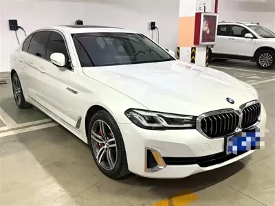 BMW 5 Series 2021, 60000 км, за 29216.71 USD