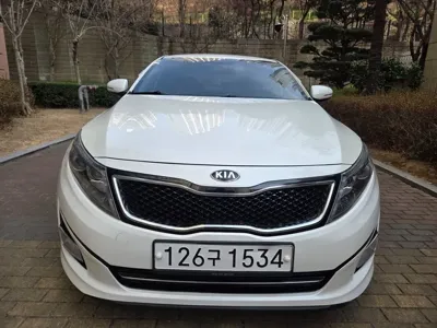 Kia K5 2014, 202017 км, за 2438.06 USD