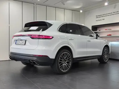 Porsche Cayenne 2023, 61850 км, за 57897.53 USD